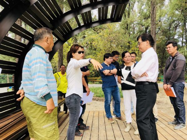 村里長與縣市議員的互動,平等或恩庇侍從?